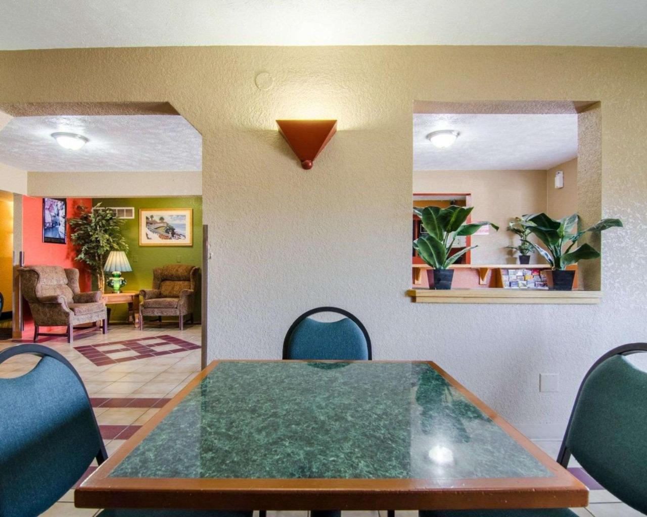 Econo Lodge Ottawa المظهر الخارجي الصورة